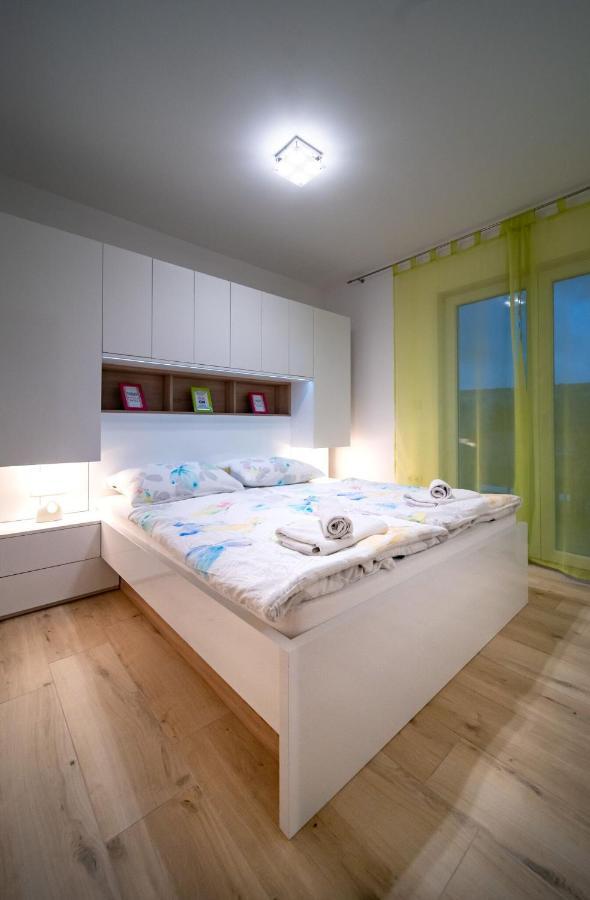Apartments Arbis Лопар Экстерьер фото