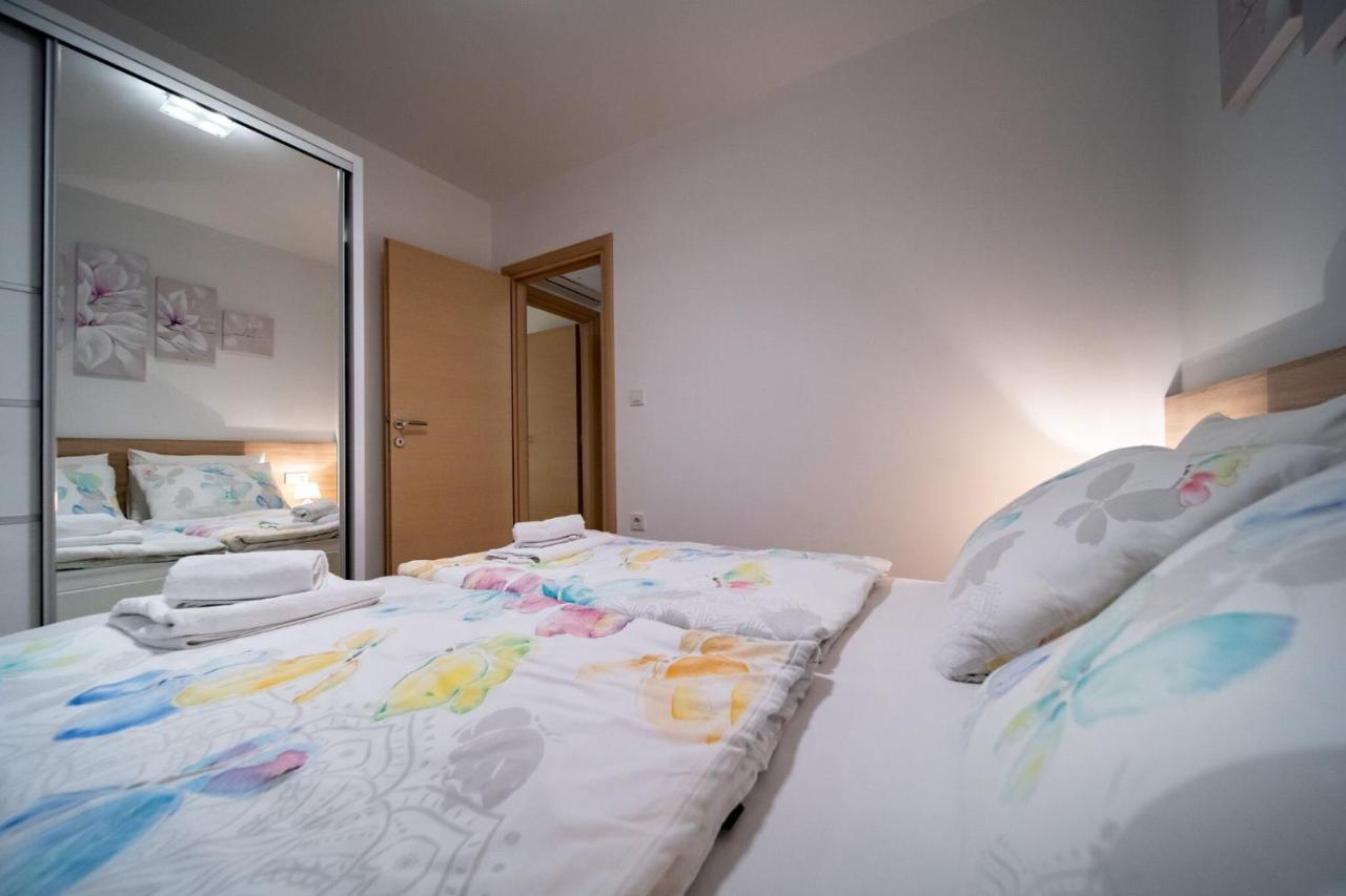 Apartments Arbis Лопар Экстерьер фото