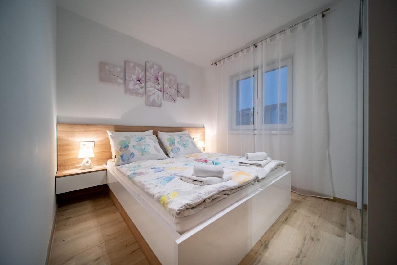 Apartments Arbis Лопар Экстерьер фото