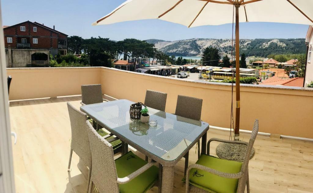 Apartments Arbis Лопар Экстерьер фото
